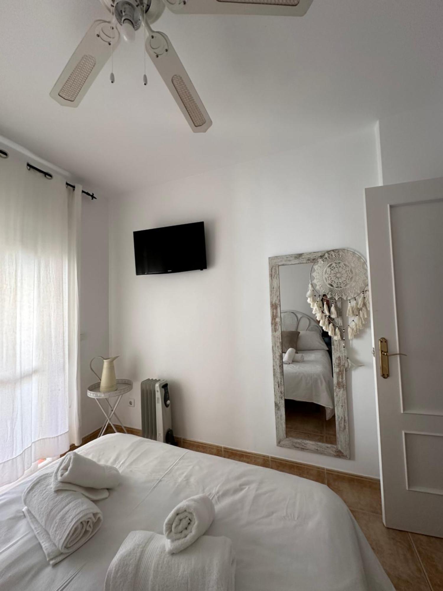 Tiyoweh Apartamento Nerja Exterior foto